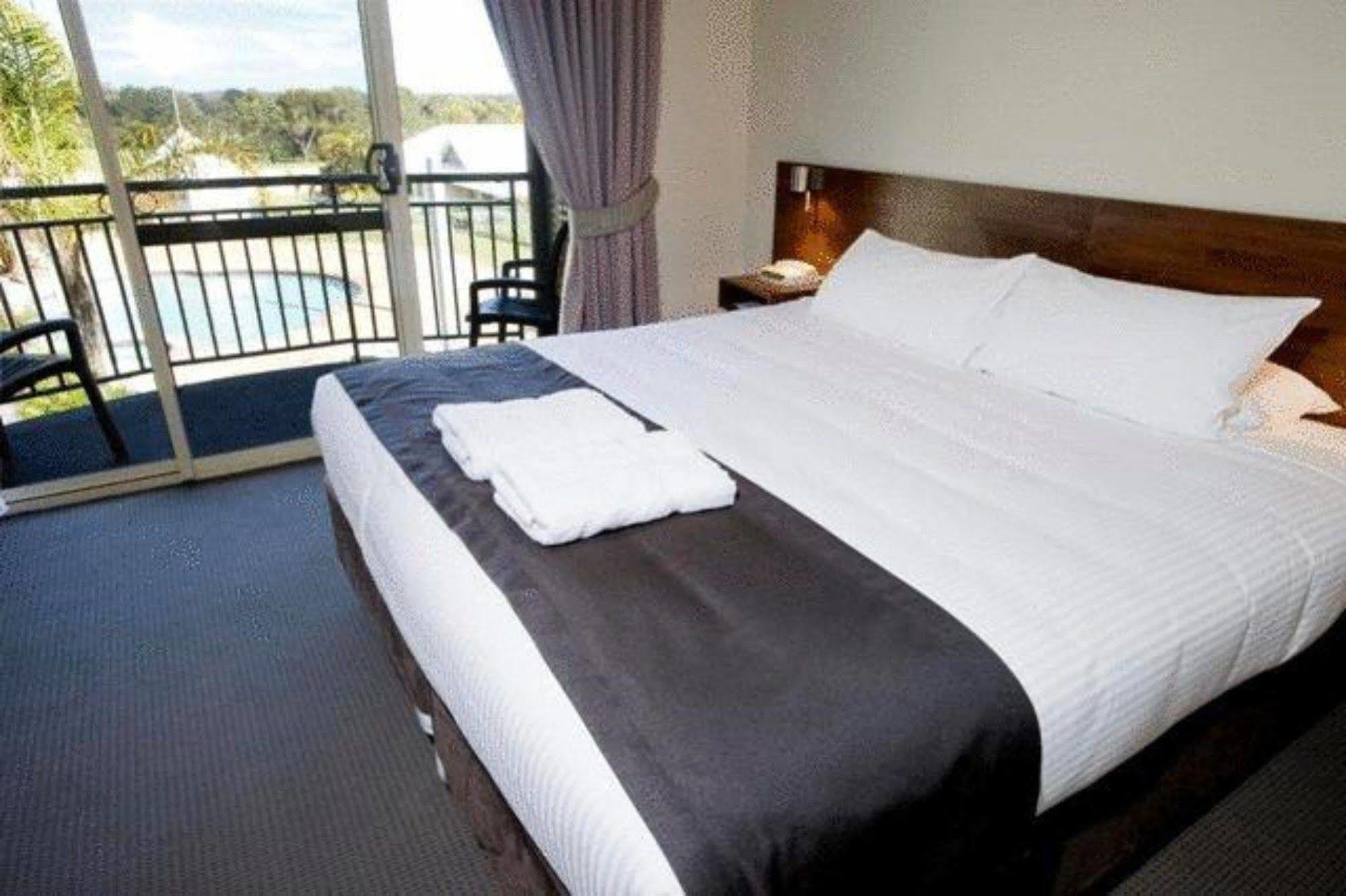 Mercure Bunbury Sanctuary Golf Resort Esterno foto
