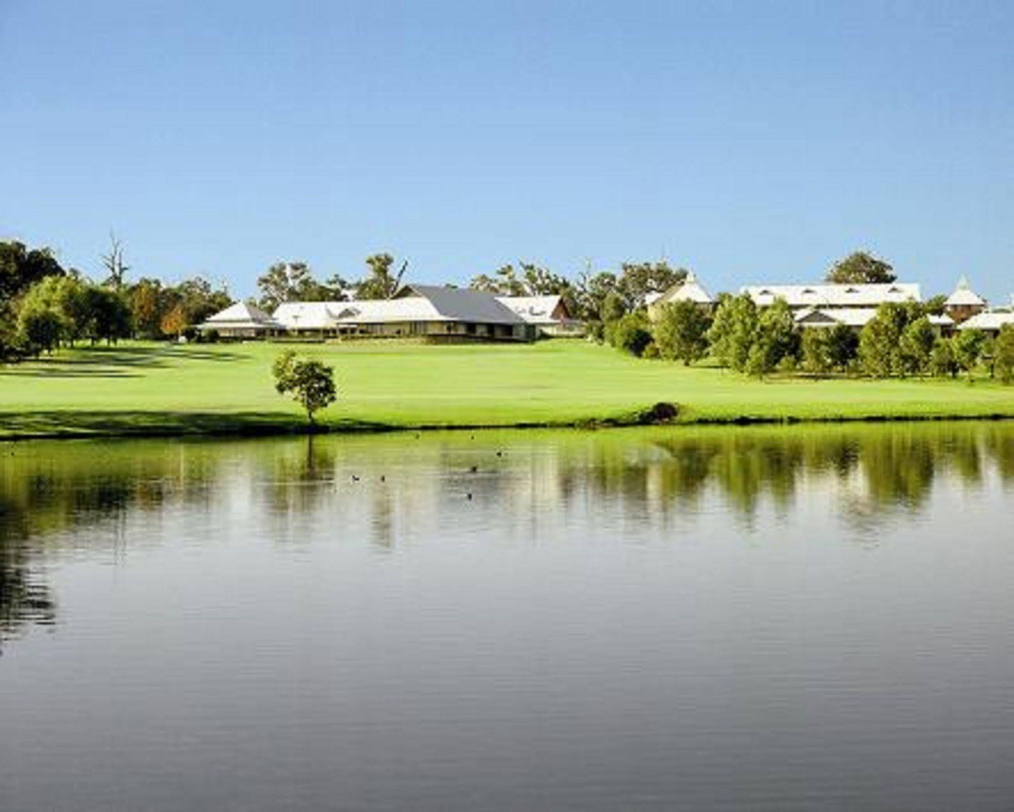 Mercure Bunbury Sanctuary Golf Resort Esterno foto